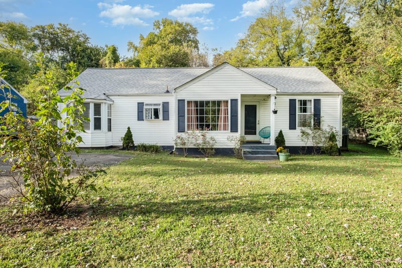 76 E Thompson Ln, Nashville, TN 37211
