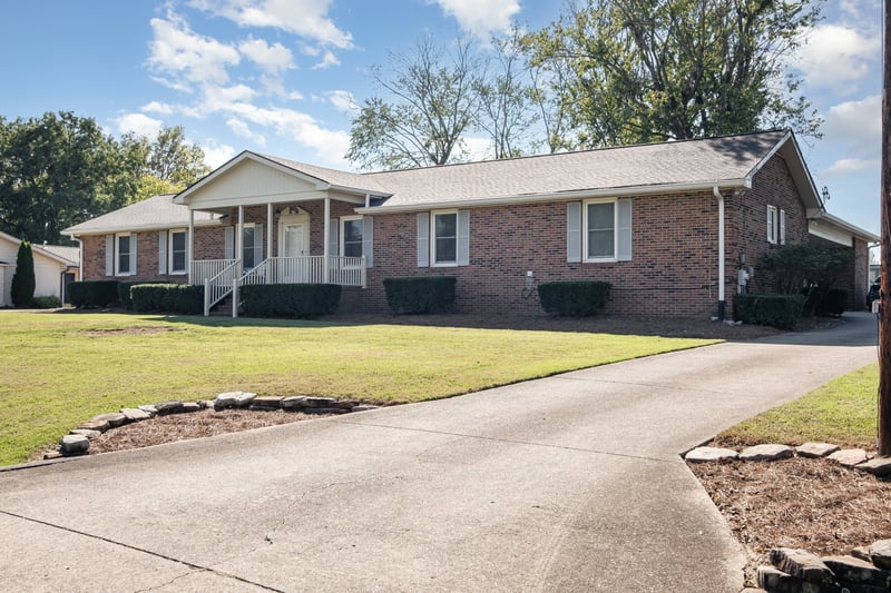 1106 Somerset Dr, Lebanon, TN 37090