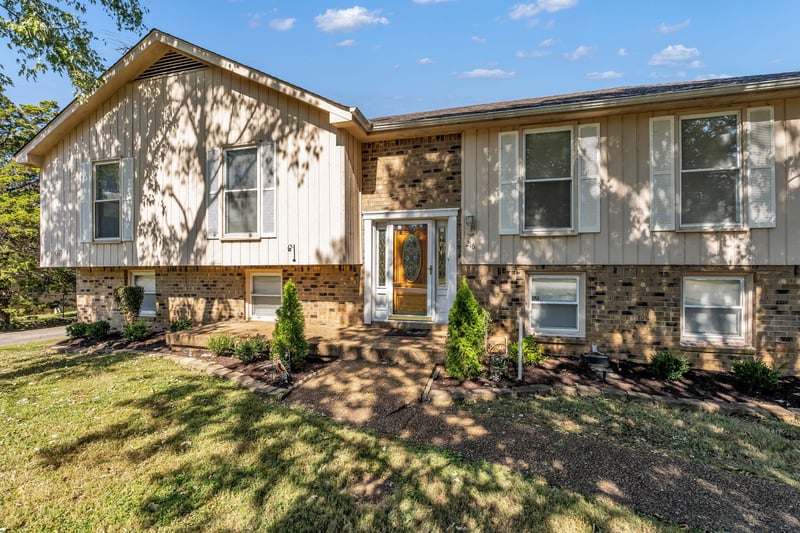 216 Clearlake Dr, Nashville, TN 37217