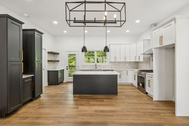 304 Cherokee Ct, White Bluff, TN 37187