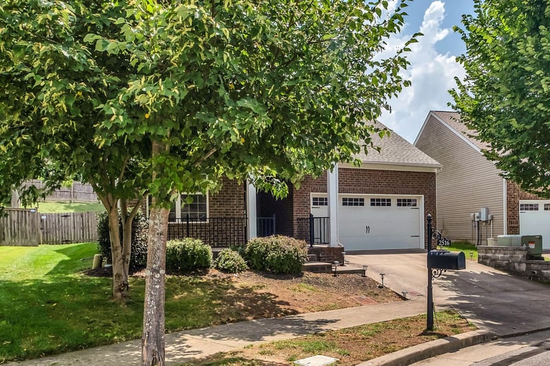 2516 River Trail Dr, Hermitage, TN 37076