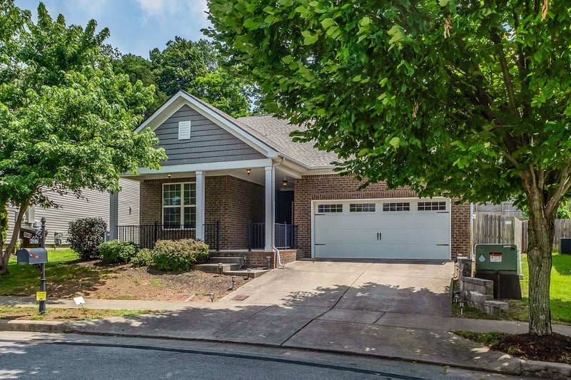 2516 River Trail Dr, Hermitage, TN 37076