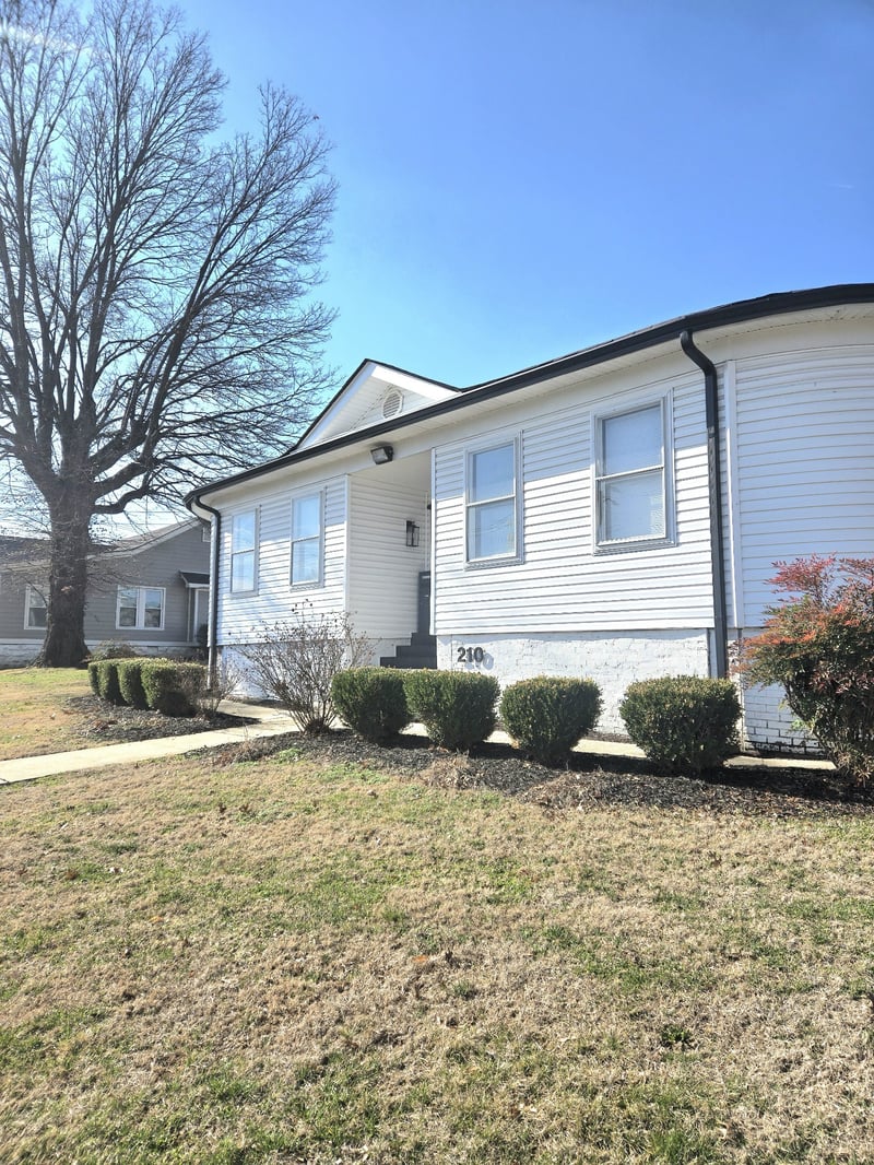 210 N Main St, Goodlettsville, TN 37072