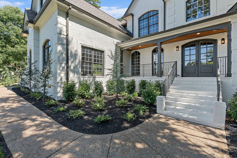 945 Travelers Ct, Nashville, TN 37220