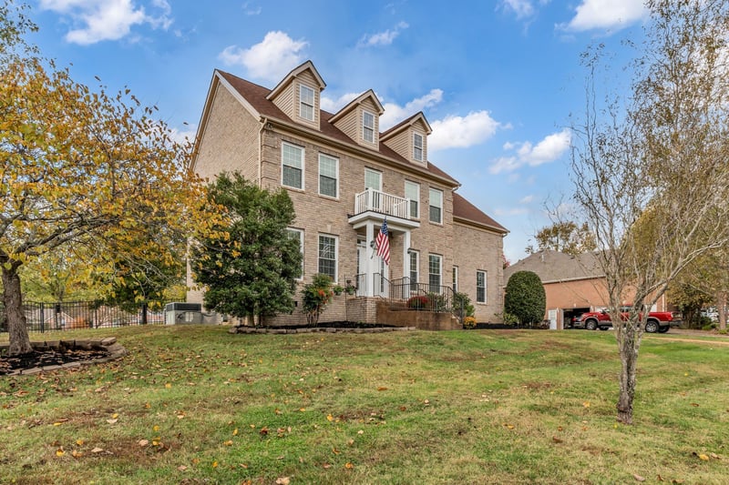 1017 Kellyn Ln, Hendersonville, TN 37075