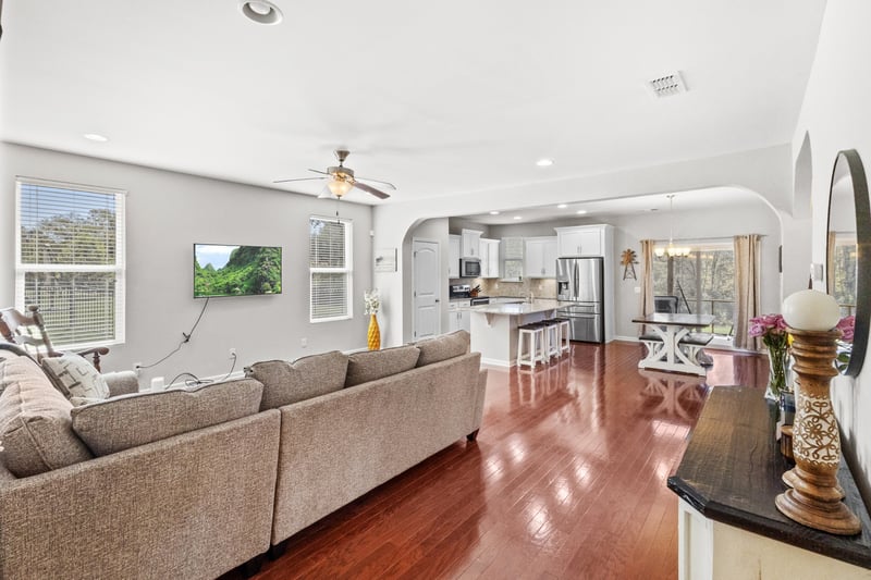 1881 Stonewater Dr, Hermitage, TN 37076