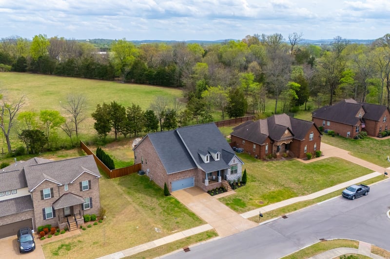 142 Fireside Dr, Lebanon, TN 37087