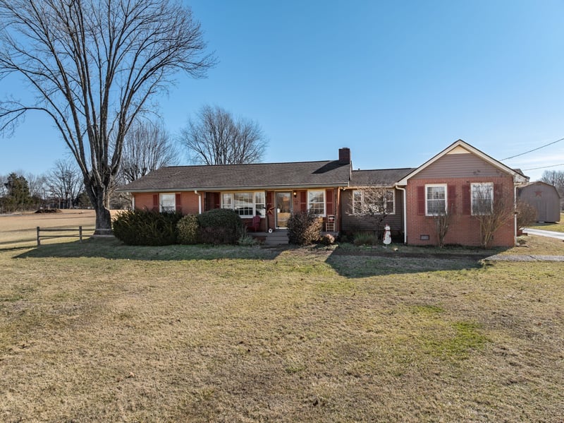 4606 Highway 31 , Cottontown, TN 37048