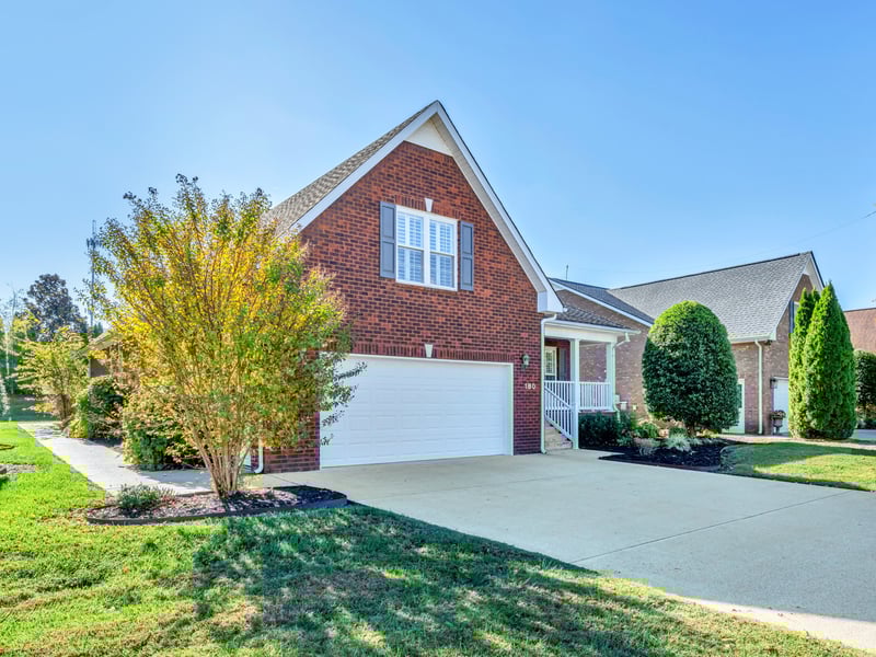 180 Winfrey Ct, Pleasant View, TN 37146