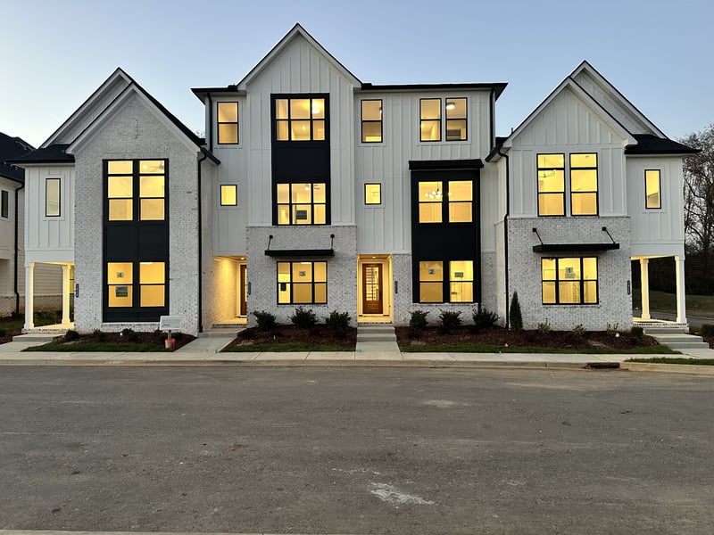 2056 Conductor Ln, Thompsons Station, TN 37179