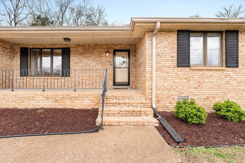 608 Somerset Ct, Nashville, TN 37217