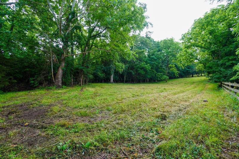 1094B Center Point Rd, Hendersonville, TN 37075