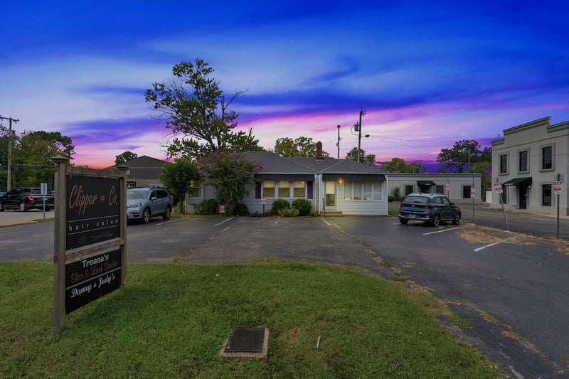 2823 Columbine Pl, Nashville, TN 37204