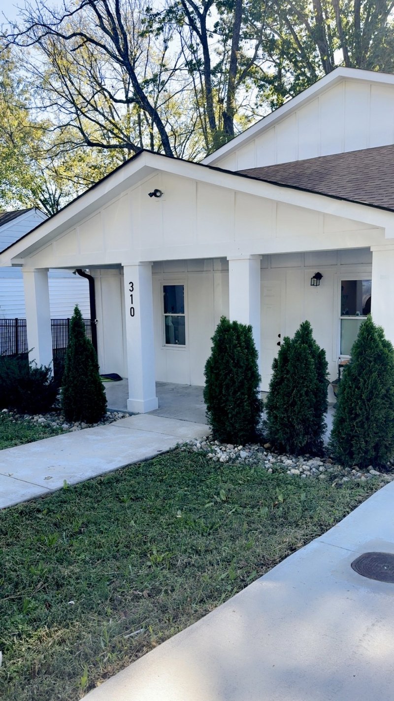 310 E Highland Dr, Columbia, TN 38401