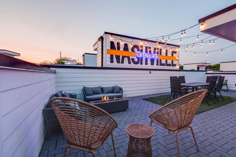 970 Youngs Ln #I, Nashville, TN 37207