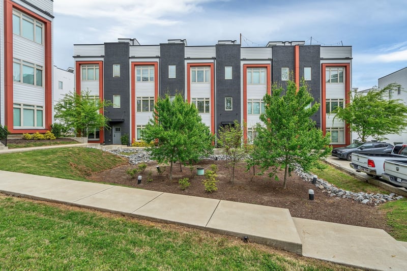 970 Youngs Ln #I, Nashville, TN 37207