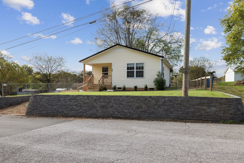 104 E Merchant St, Mount Pleasant, TN 38474