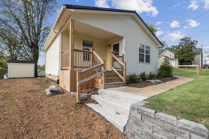 104 E Merchant St, Mount Pleasant, TN 38474