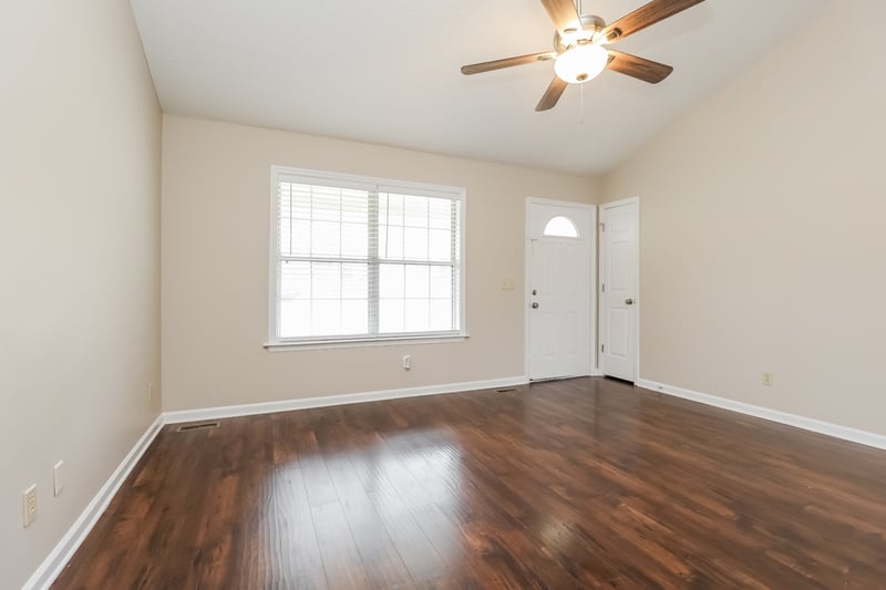 214 Natchez Ct, La Vergne, TN 37086