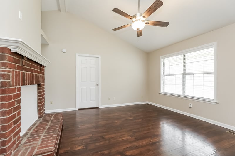 214 Natchez Ct, La Vergne, TN 37086