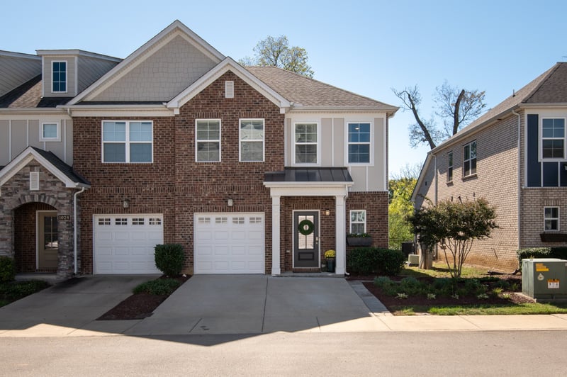 1022 Emery Bay Cir, Hendersonville, TN 37075