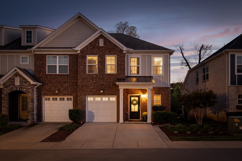 1022 Emery Bay Cir, Hendersonville, TN 37075