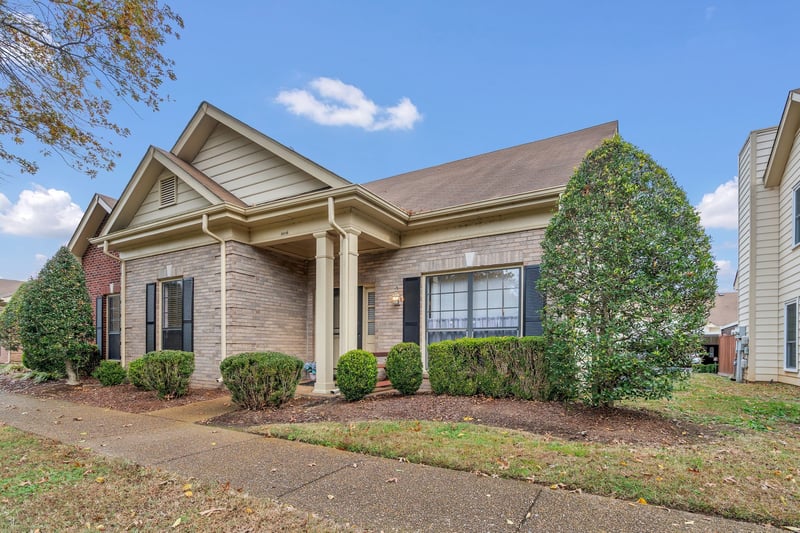 8616 Sawyer Brown Rd, Nashville, TN 37221