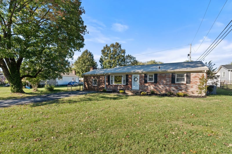 2706 Driftwood Dr, Springfield, TN 37172