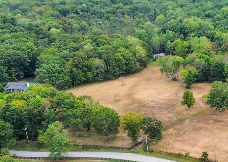 1165A Mount Pleasant Rd, Kingston Springs, TN 37082