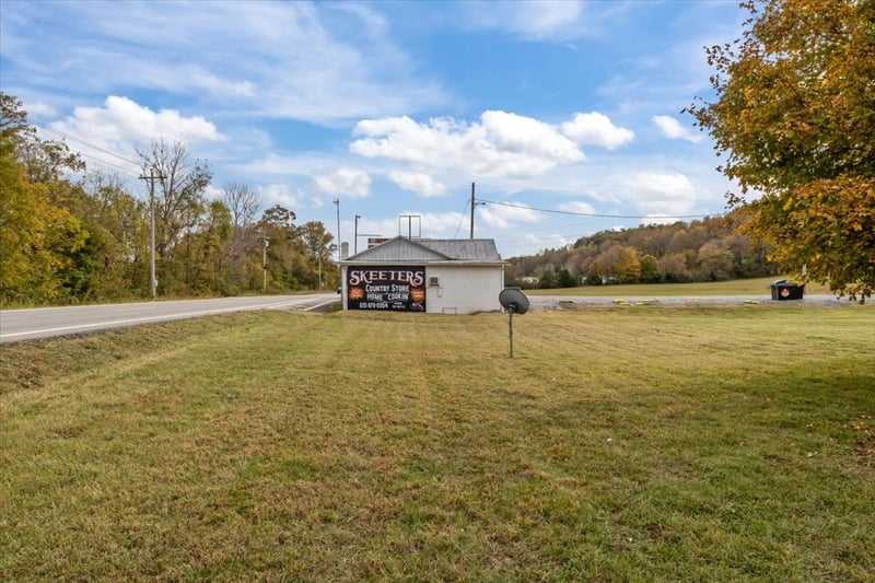 2201 Yellow Creek Rd, Dickson, TN 37055