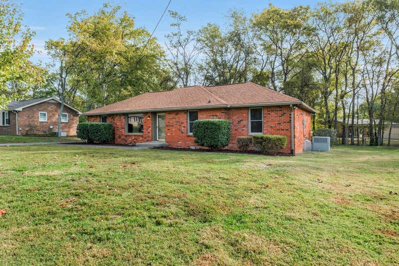 104 Iris Ct, Hendersonville, TN 37075