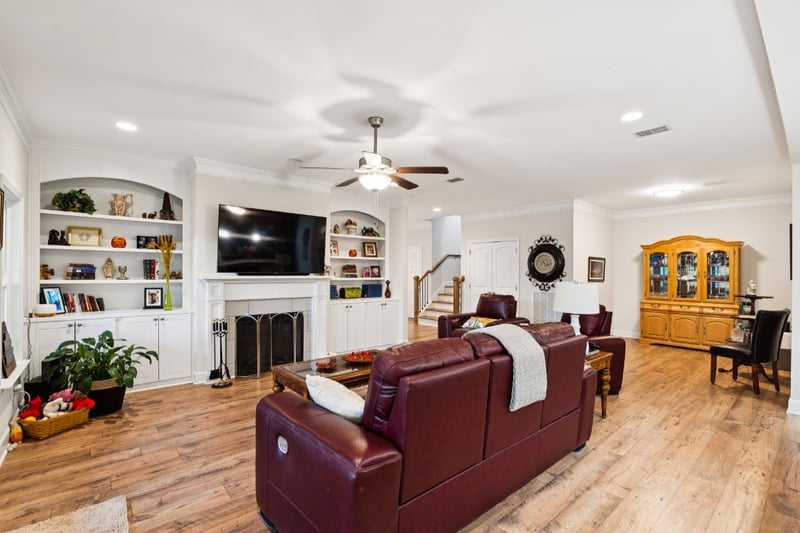 2542 Stonecenter Ln, Murfreesboro, TN 37128