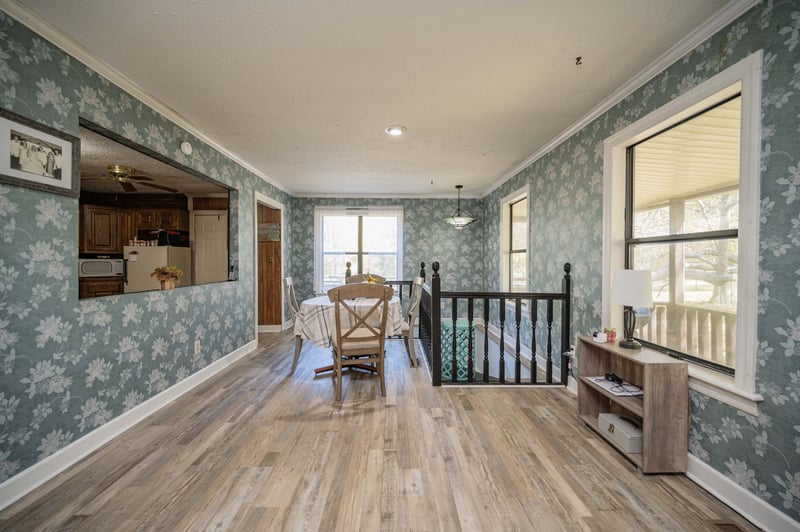 145 Crenshaw Rd, Bethpage, TN 37022