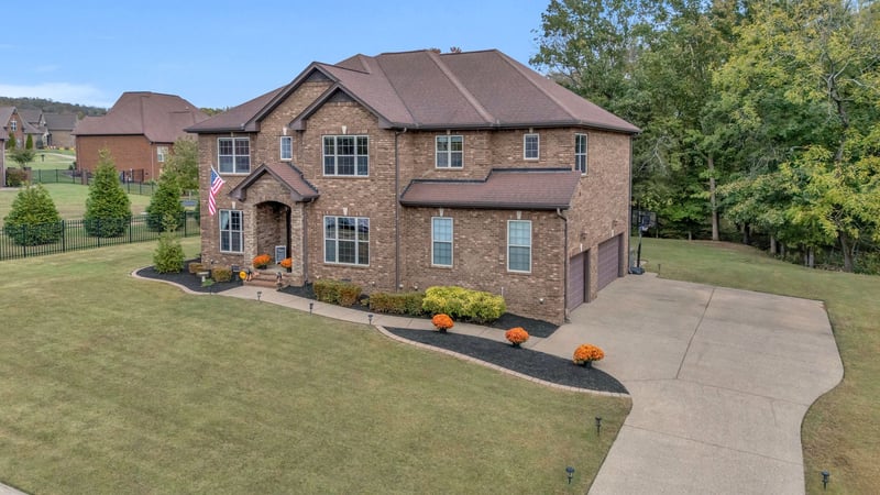 209 Amana Dr, Lebanon, TN 37087