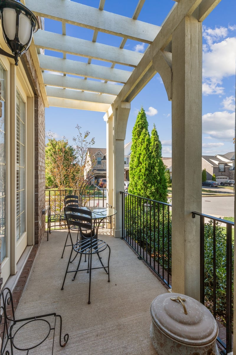 687 Fall Creek Cir, Goodlettsville, TN 37072