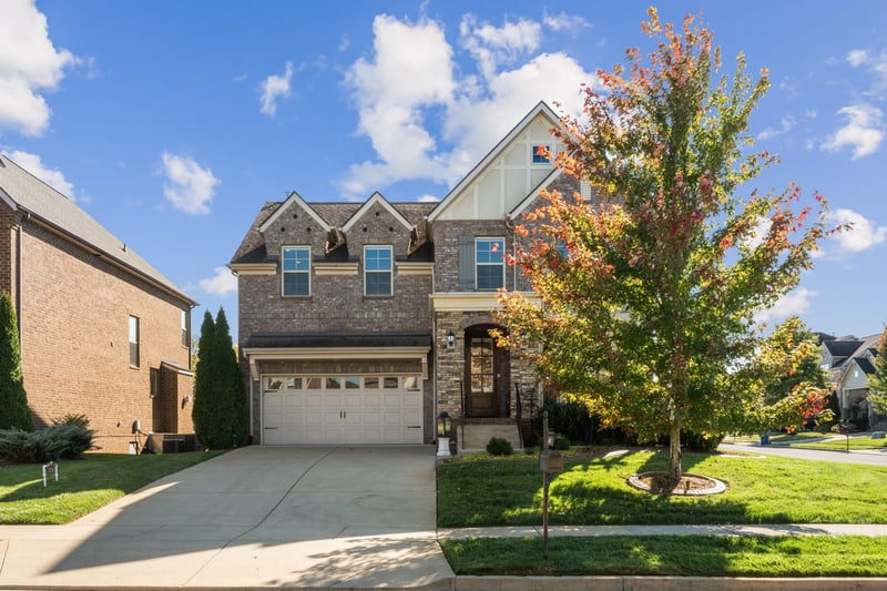 687 Fall Creek Cir, Goodlettsville, TN 37072