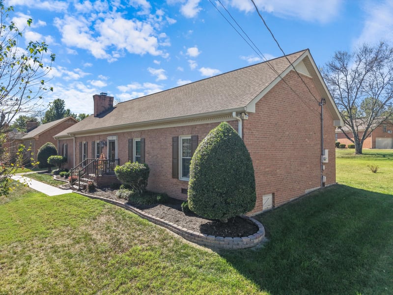 102 Hickory Trl, Hendersonville, TN 37075
