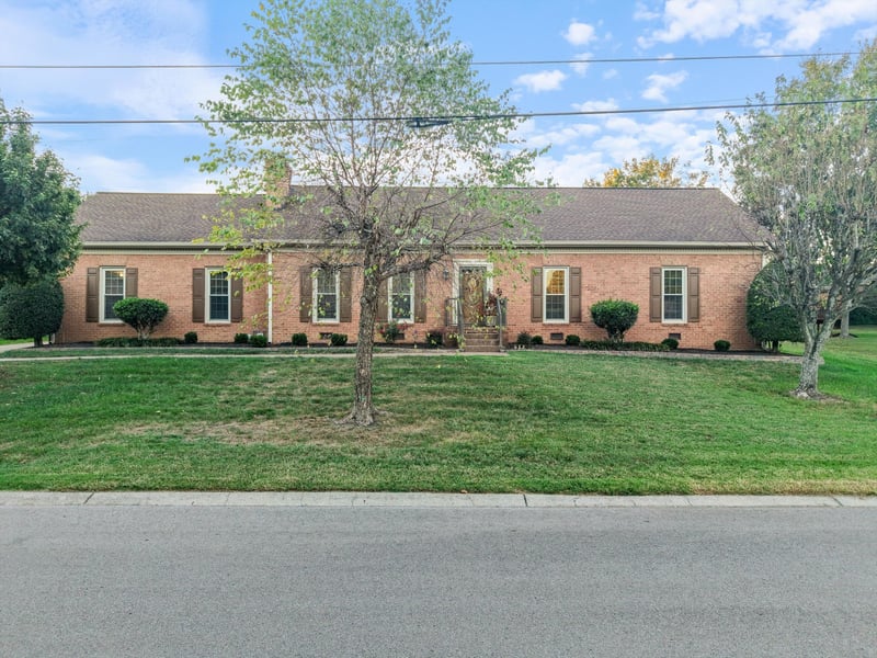 102 Hickory Trl, Hendersonville, TN 37075