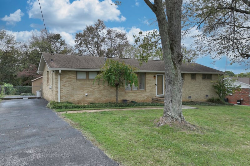 117 Crossroad Dr, Hendersonville, TN 37075