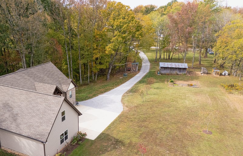 737 Shun Pike, Cottontown, TN 37048