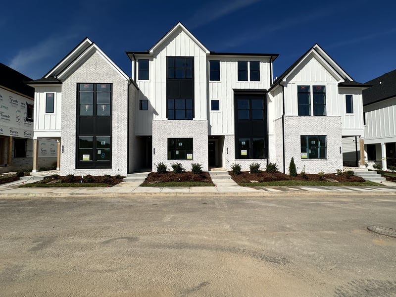 2064 Conductor Ln, Thompsons Station, TN 37179