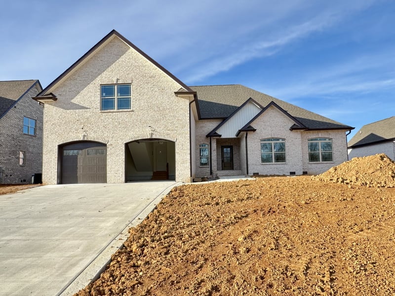 390 Young Ln, Pleasant View, TN 37146