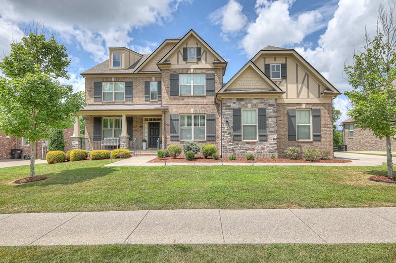 6689 Edgemore Dr, College Grove, TN 37046