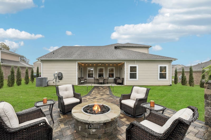 568 Fredericksburg Dr, Gallatin, TN 37066