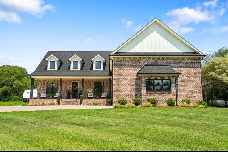 162 Vantrease Rd, Cottontown, TN 37048