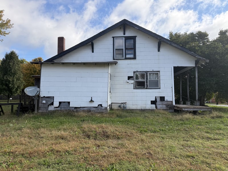 62 High St, Mc Ewen, TN 37101