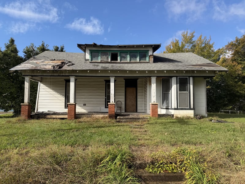 62 High St, Mc Ewen, TN 37101