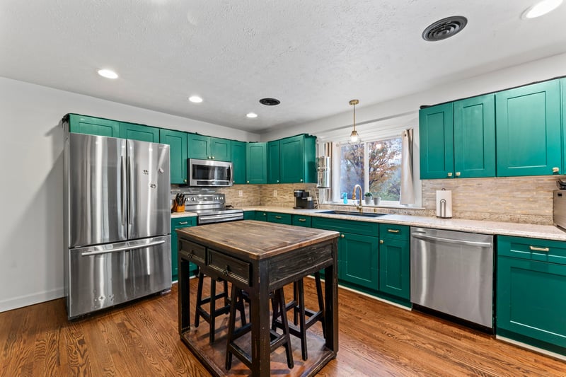 560 Pea Ridge Rd, Chestnut Mound, TN 38552