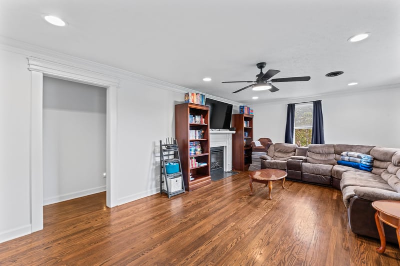 560 Pea Ridge Rd, Chestnut Mound, TN 38552