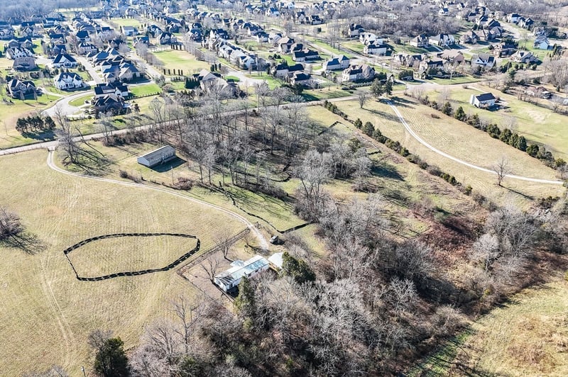 2754 Critz Ln, Thompsons Station, TN 37179